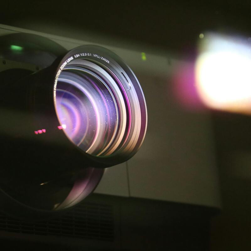 High-brightness projectors